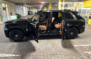 Позашляховик / Кросовер Rolls-Royce Cullinan 2019 в 