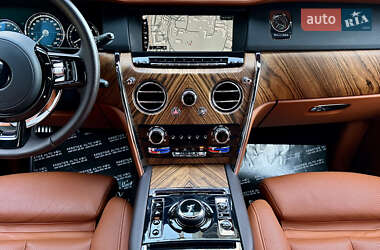 Внедорожник / Кроссовер Rolls-Royce Cullinan 2019 в 