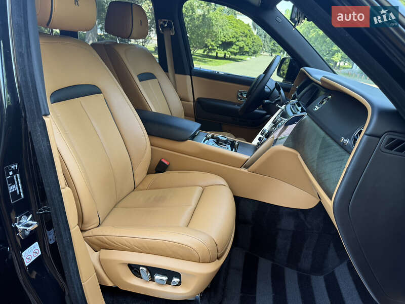 Внедорожник / Кроссовер Rolls-Royce Cullinan 2019 в Киеве