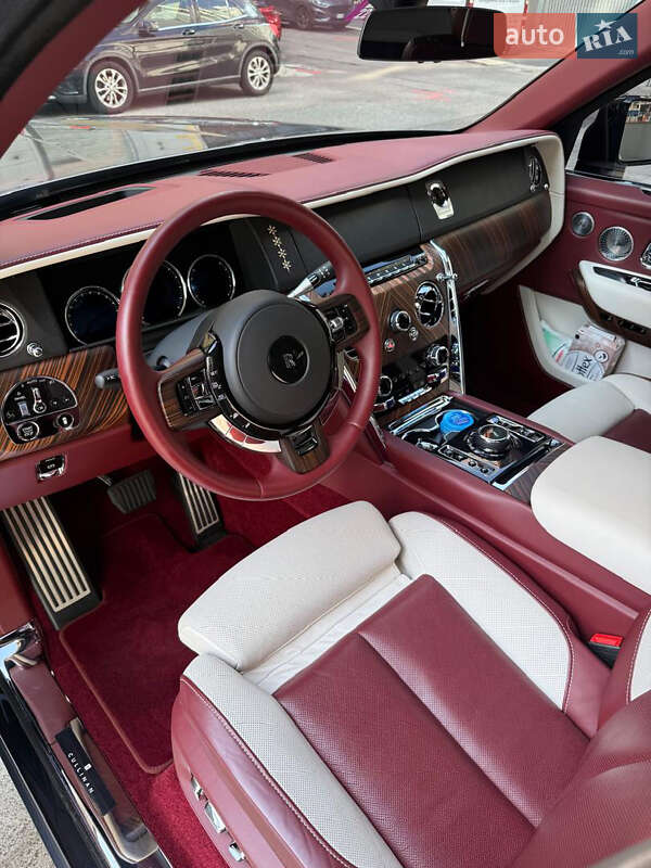 Внедорожник / Кроссовер Rolls-Royce Cullinan 2019 в Киеве