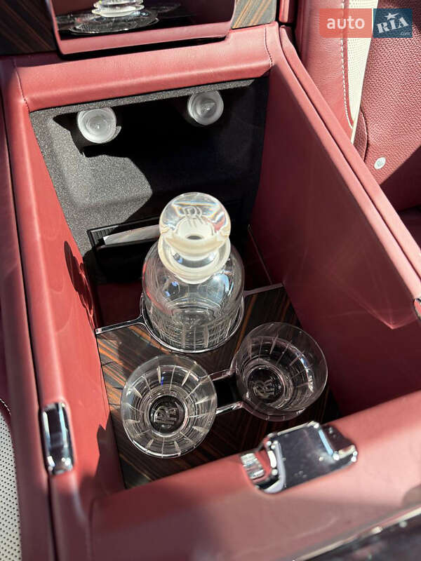 Внедорожник / Кроссовер Rolls-Royce Cullinan 2019 в Киеве