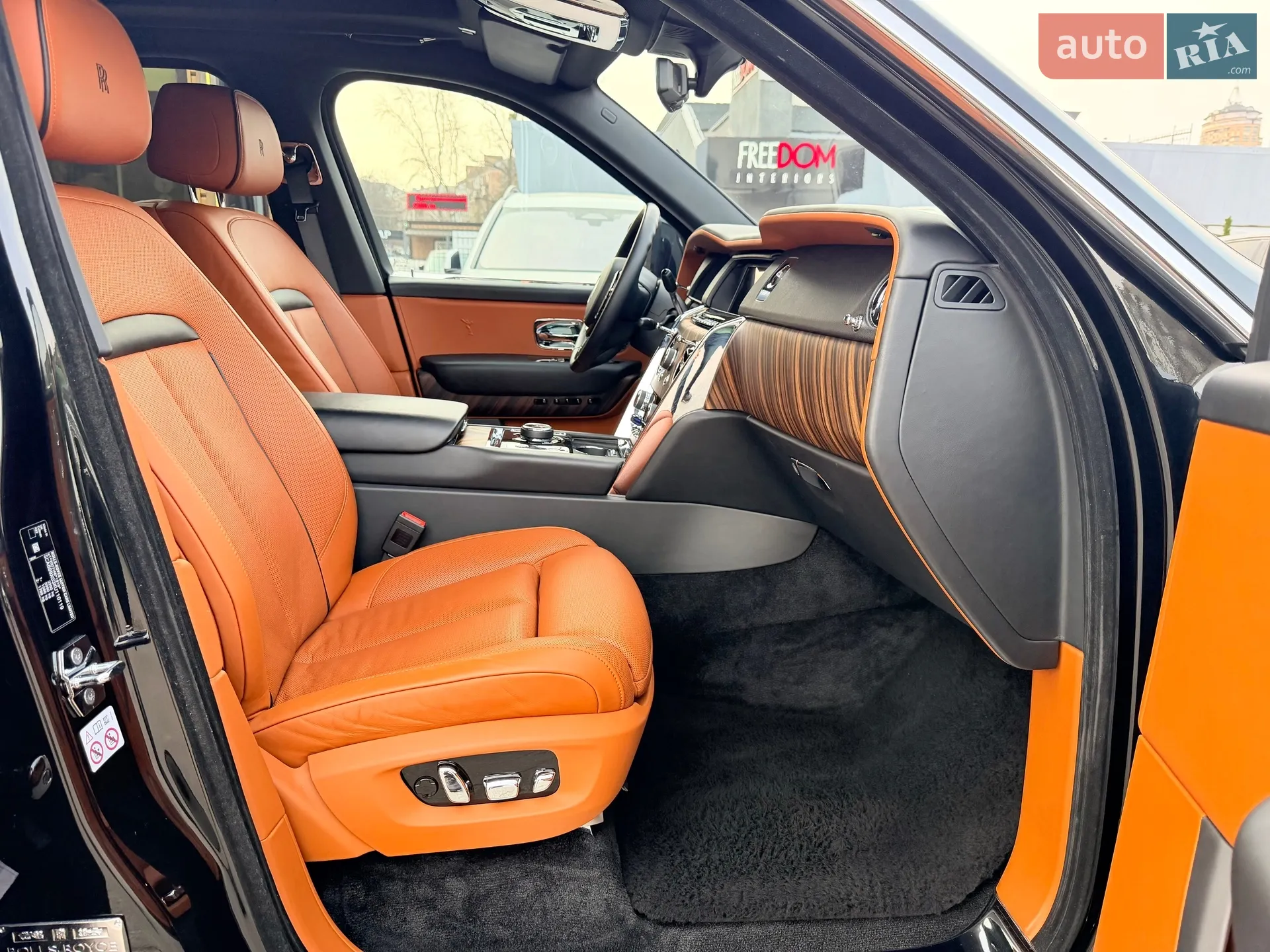 2019 Rolls-Royce Cullinan - мініатюра 16