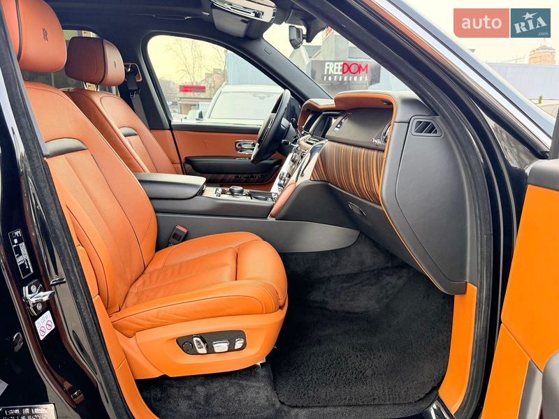 Внедорожник / Кроссовер Rolls-Royce Cullinan 2019 в Киеве