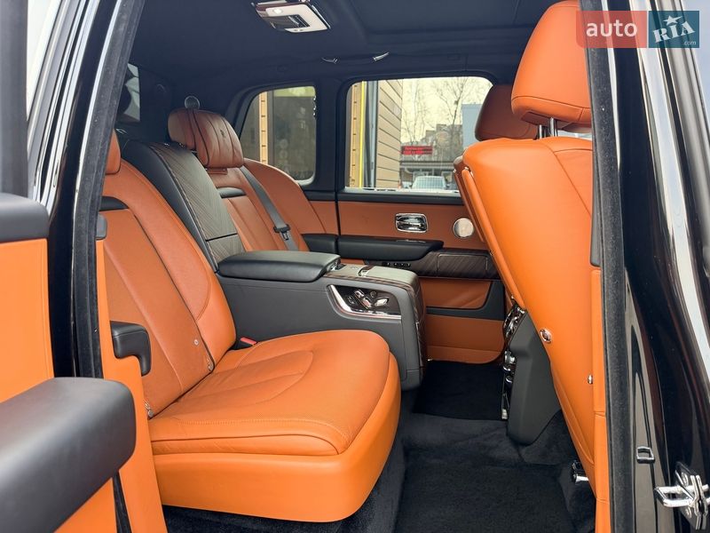 Внедорожник / Кроссовер Rolls-Royce Cullinan 2019 в Киеве