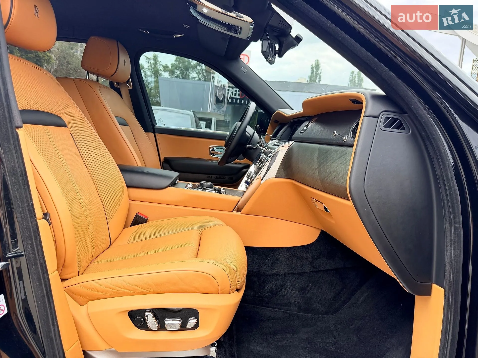 2019 Rolls-Royce Cullinan - мініатюра 39