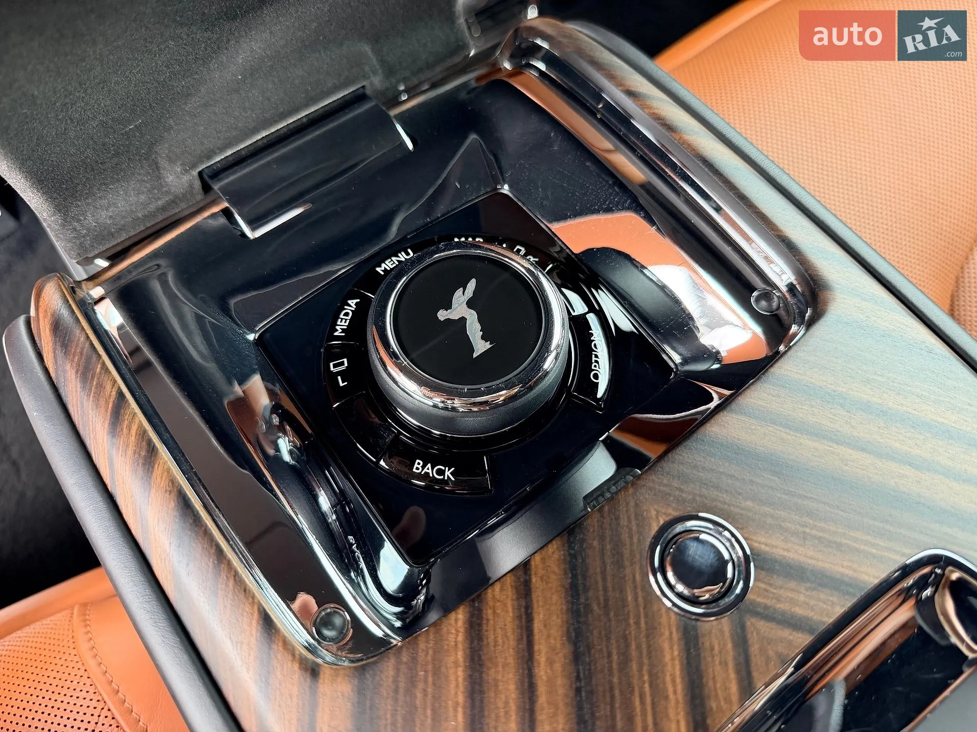 2019 Rolls-Royce Cullinan - мініатюра 33