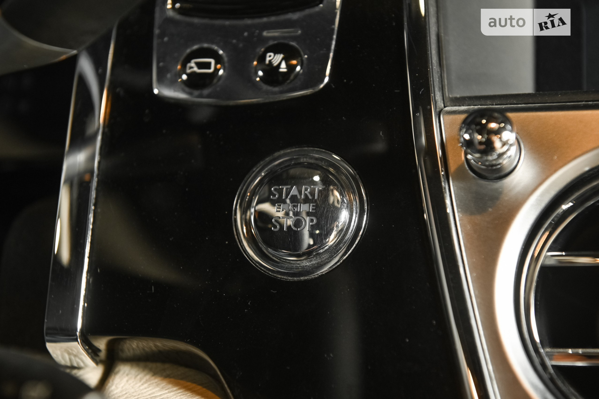 2011 Rolls-Royce Ghost - мініатюра 26