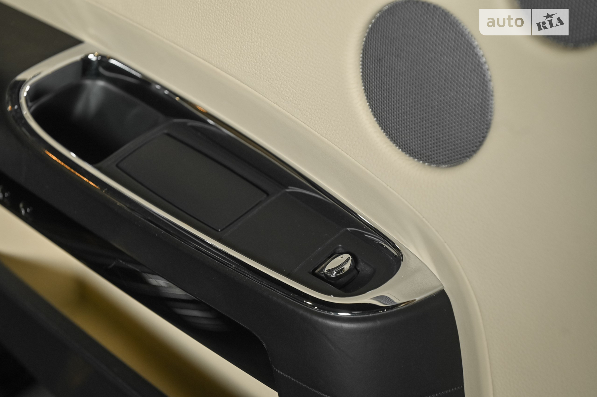 2011 Rolls-Royce Ghost - мініатюра 45