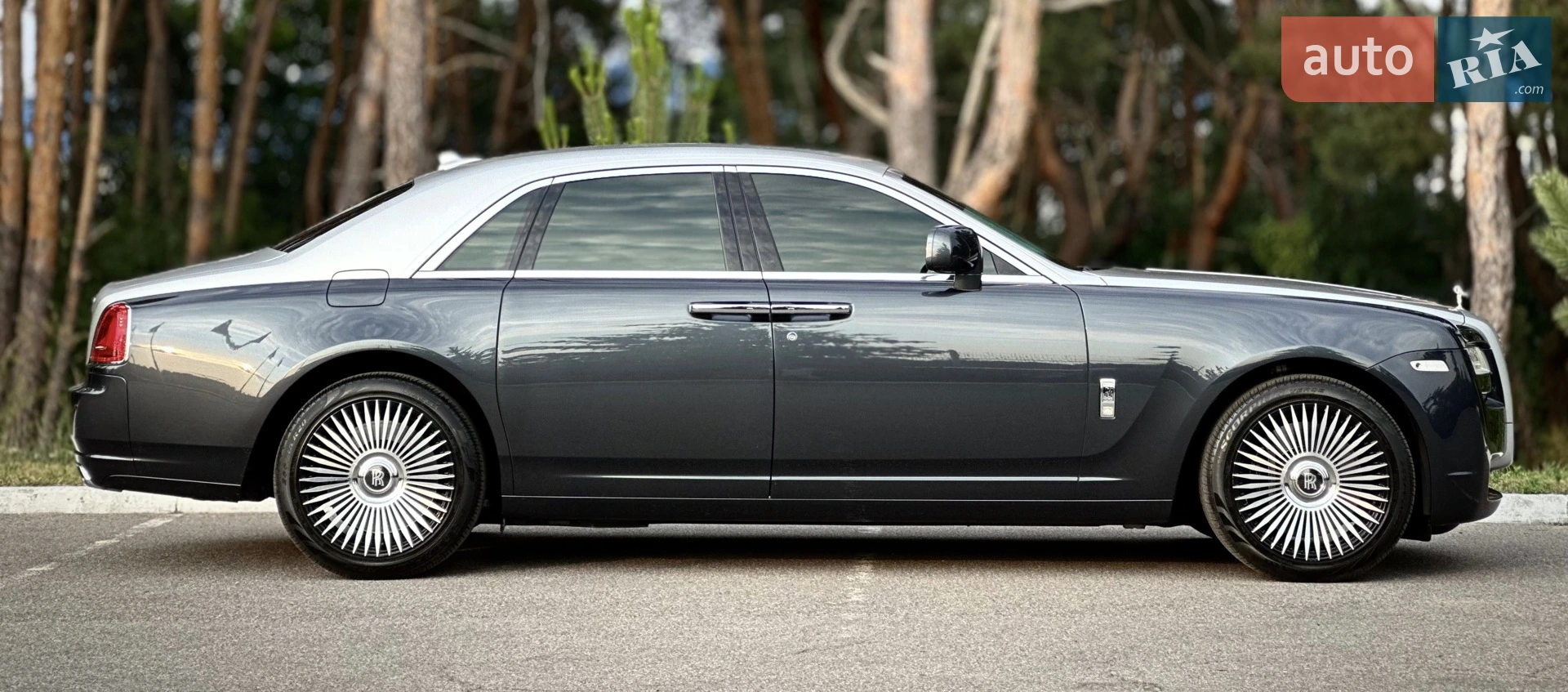 2011 Rolls-Royce Ghost - мініатюра 27