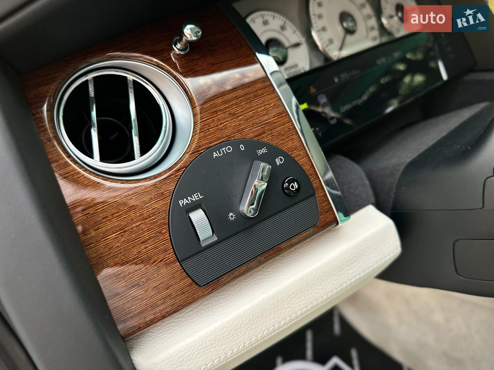 2011 Rolls-Royce Ghost - мініатюра 102