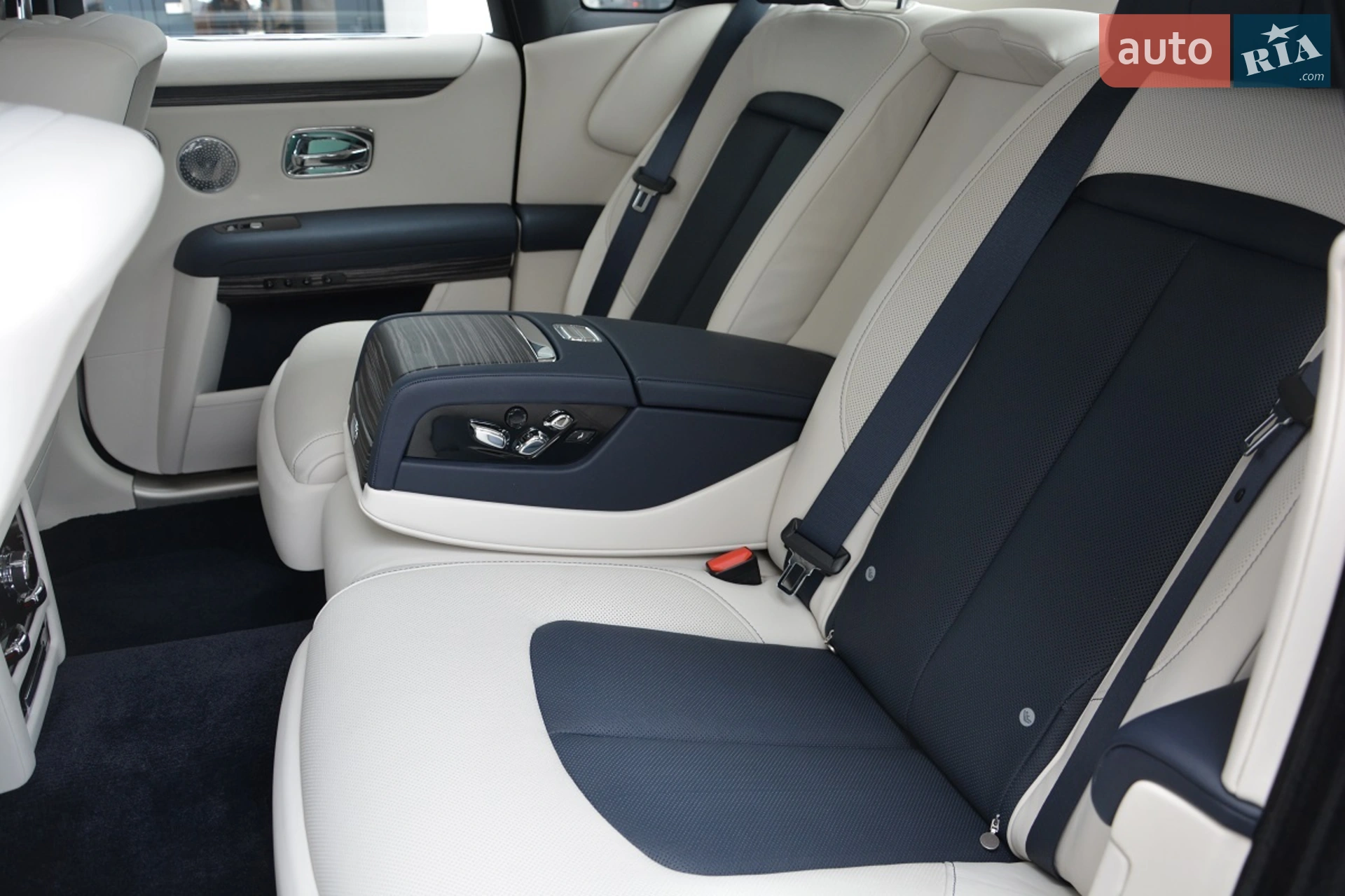 2021 Rolls-Royce Ghost - мініатюра 5