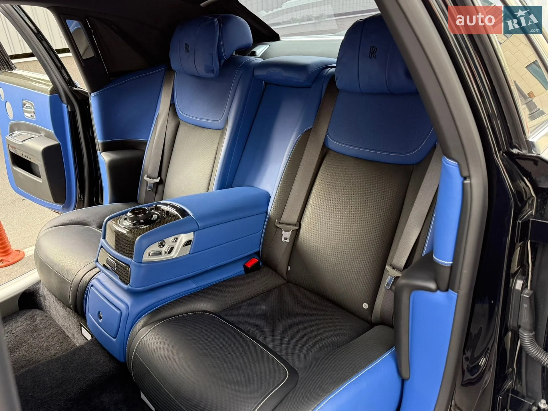 2018 Rolls-Royce Ghost - мініатюра 58