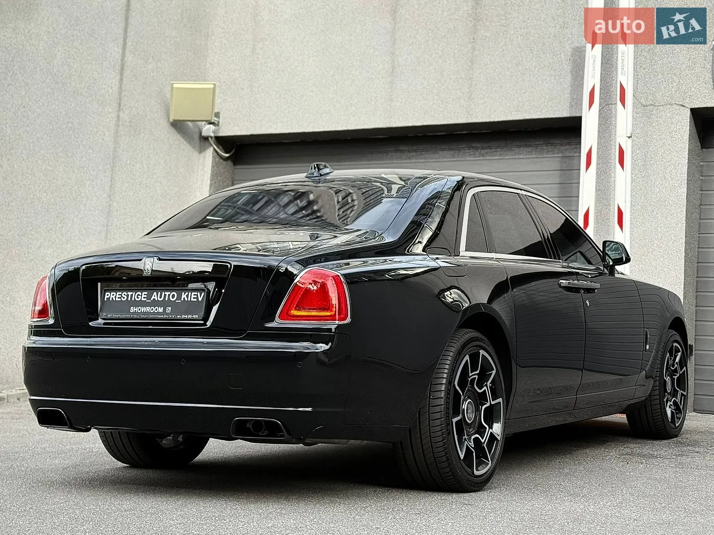 2018 Rolls-Royce Ghost - мініатюра 21