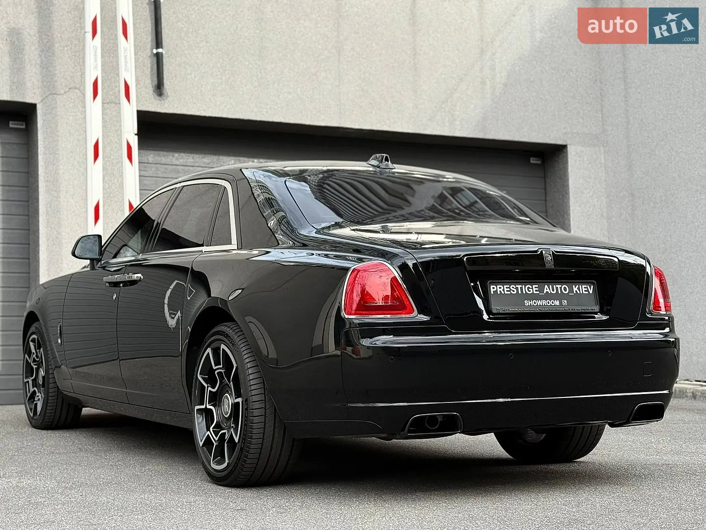 2018 Rolls-Royce Ghost - мініатюра 23