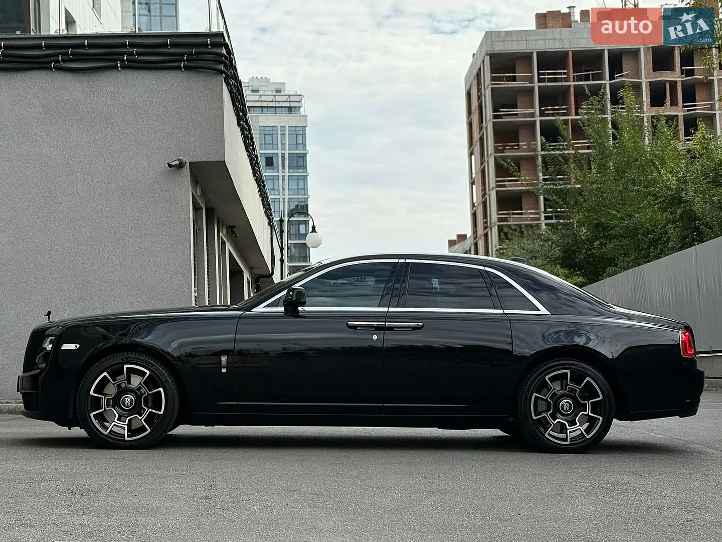 2018 Rolls-Royce Ghost - мініатюра 24