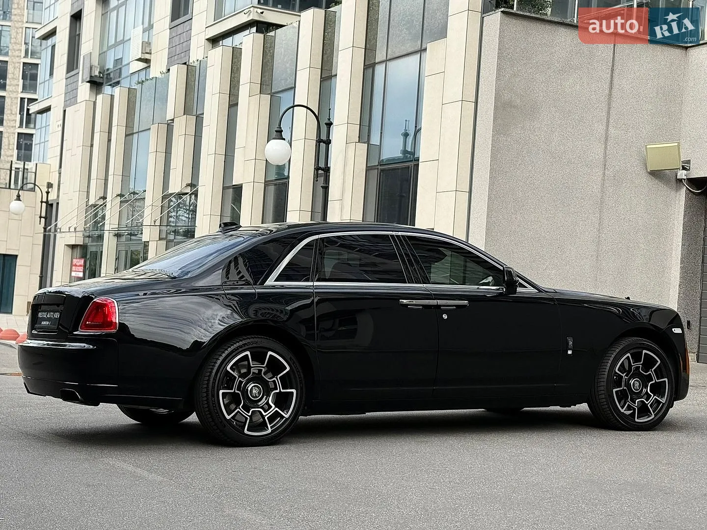 2018 Rolls-Royce Ghost - мініатюра 27