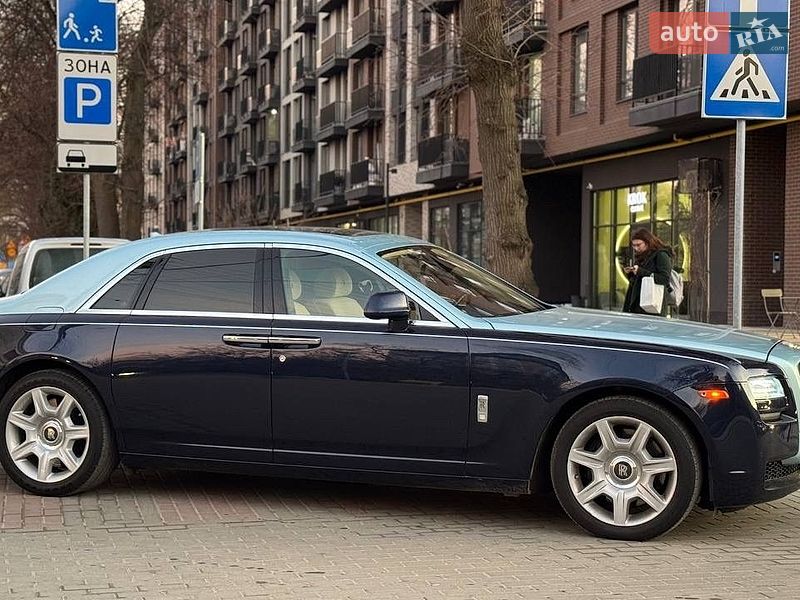 Седан Rolls-Royce Ghost 2012 в Шептицькому
