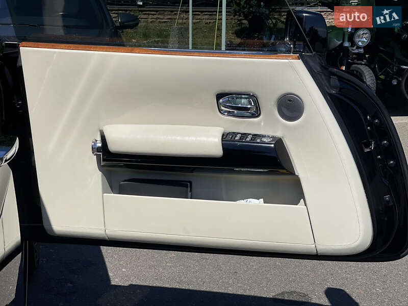 Кабриолет Rolls-Royce Phantom Drophead Coupe 2009 в Киеве