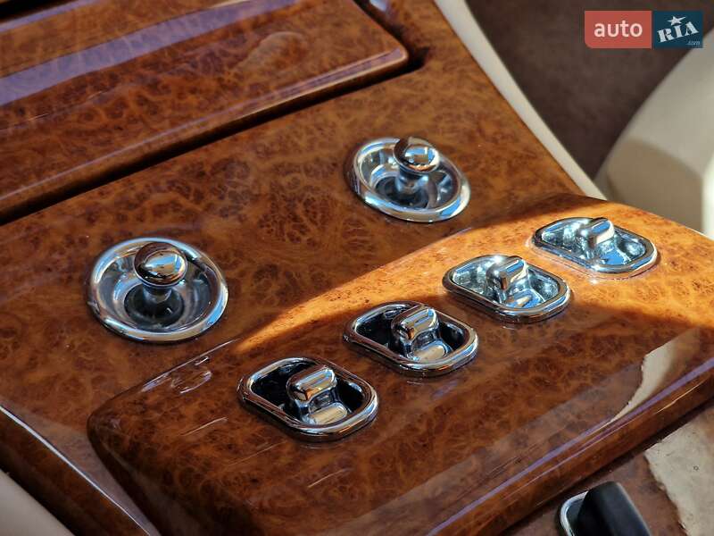 Седан Rolls-Royce Silver Seraph 2001 в Одессе фото 101 Седан Rolls-Royce Silver Seraph 2001 в Одессе