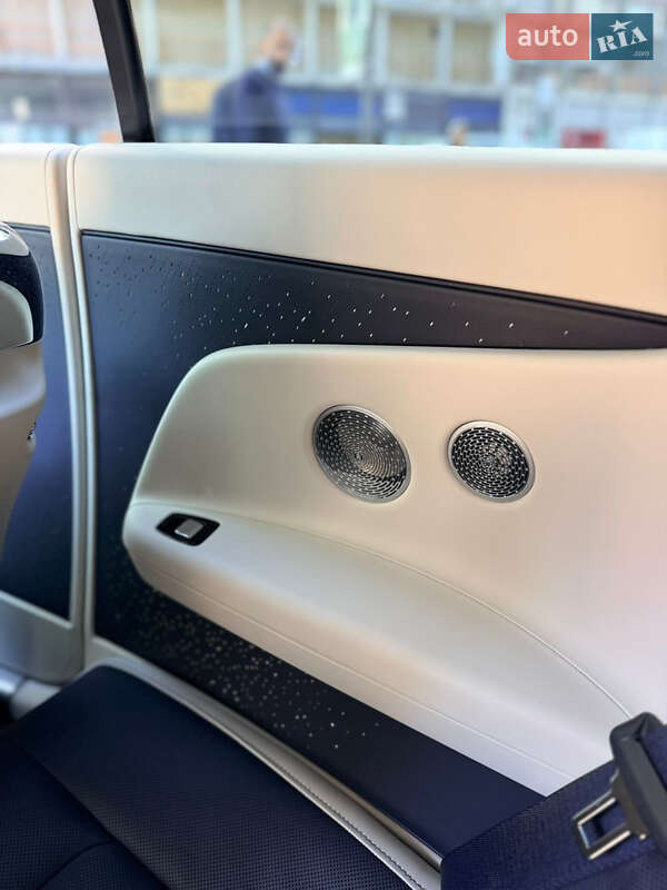 Купе Rolls-Royce Spectre 2024 в Києві фото 30 Купе Rolls-Royce Spectre 2024 в Києві