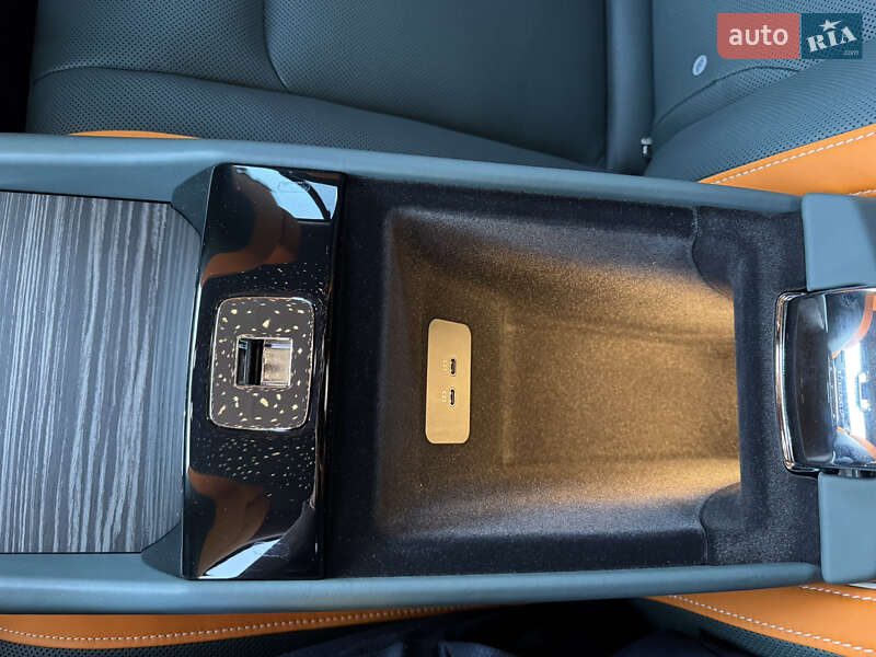 Купе Rolls-Royce Spectre 2024 в Києві фото 37 Купе Rolls-Royce Spectre 2024 в Києві