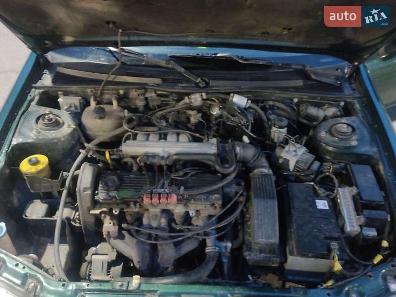 Седан Rover 200 1989 в Ужгороде