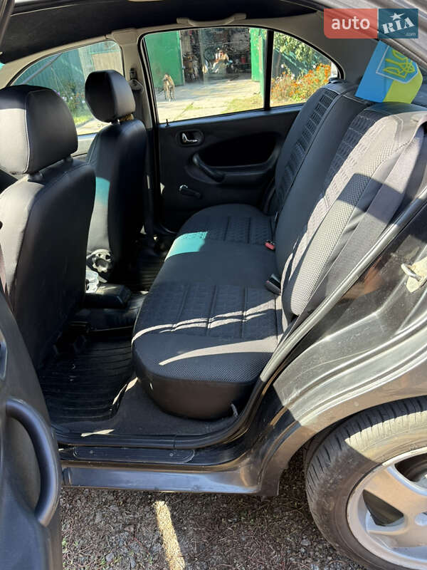 Хэтчбек Rover 200 1997 в Умани