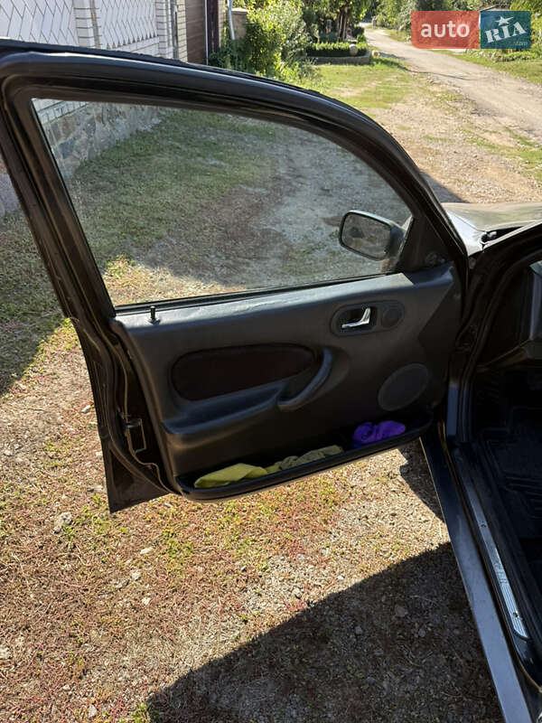 Хэтчбек Rover 200 1997 в Умани