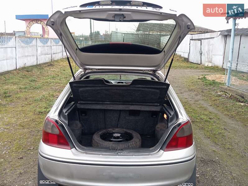 Хэтчбек Rover 200 1999 в Дубно