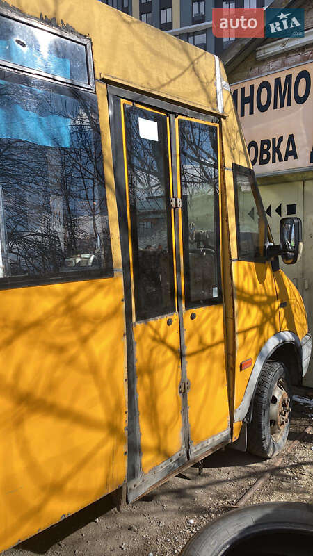 Пригородный автобус РУТА 19 2008 в Киеве