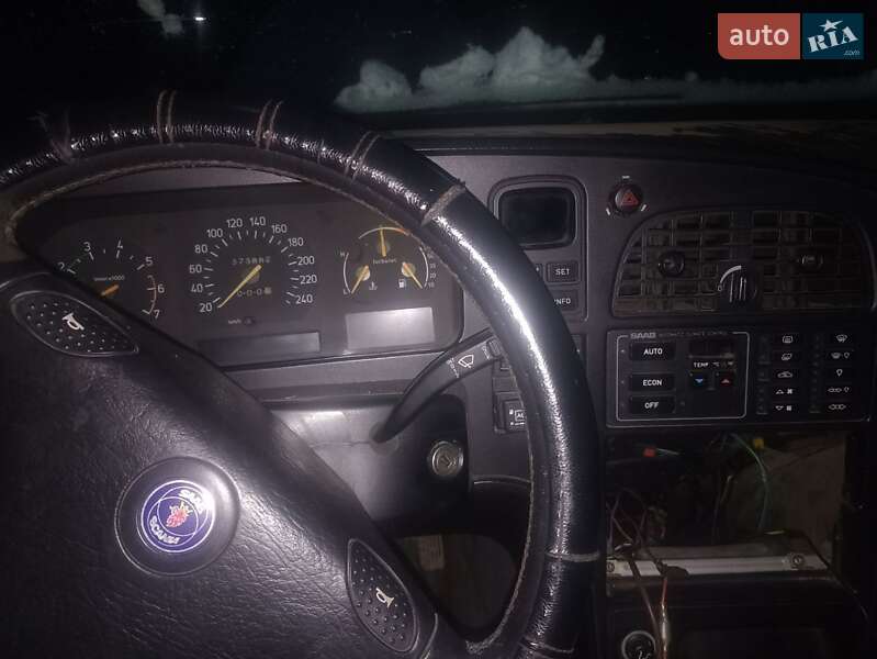 Седан Saab 9-3 1993 в Самборі