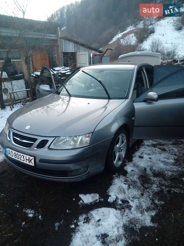 Седан Saab 9-3 2003 в Рахове