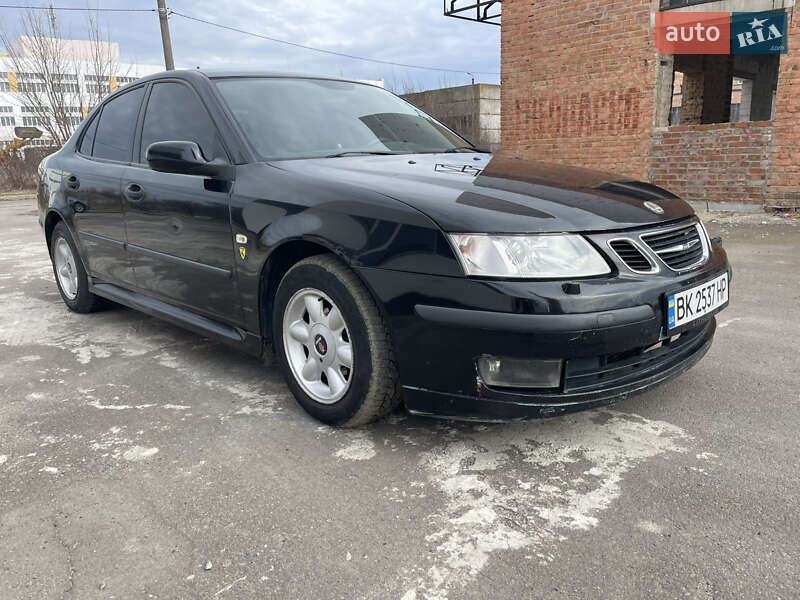 Седан Saab 9-3 2004 в Ровно