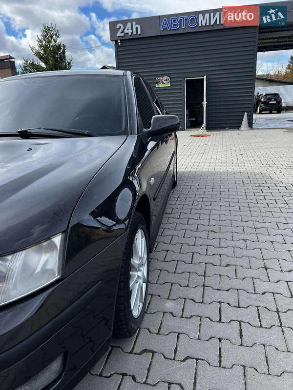 Седан Saab 9-3 2004 в Косове