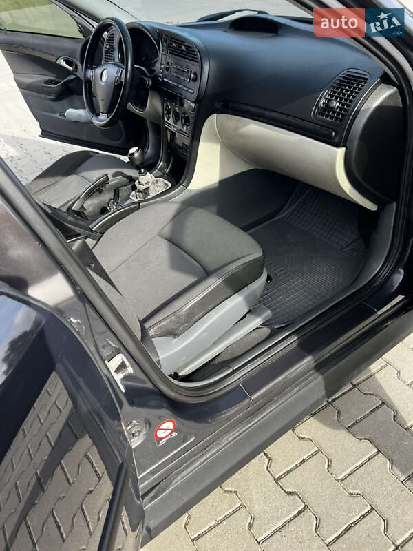 Седан Saab 9-3 2004 в Косове