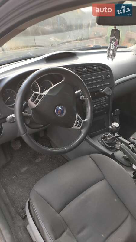 Седан Saab 9-3 2005 в Дымере