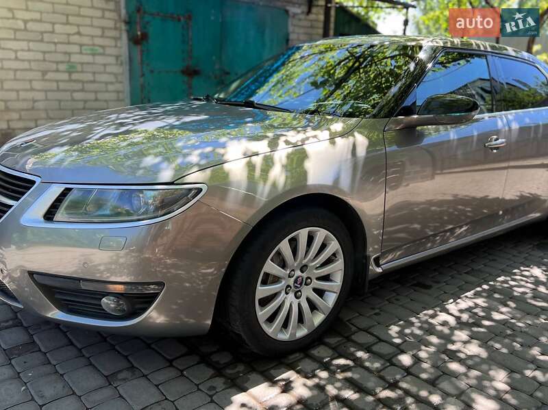 Седан Saab 9-5 2011 в Славянске