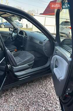 Седан Saab 9-5 2000 в  фото 5 Седан Saab 9-5 2000 в