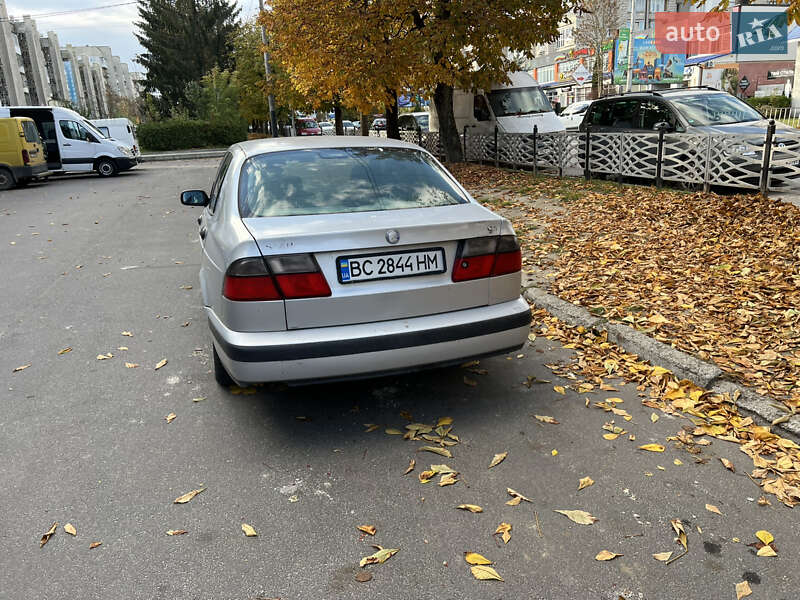 Седан Saab 9-5 1999 в Новояворовске