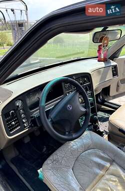 Ліфтбек Saab 9000 1993 в Шумську