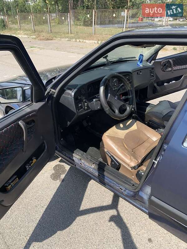 Седан Saab 9000 1990 в Запорожье