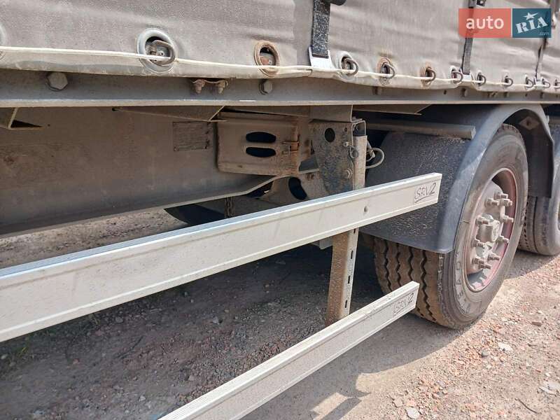 Бортовий напівпричіп Samro Original 2006 в Чернівцях