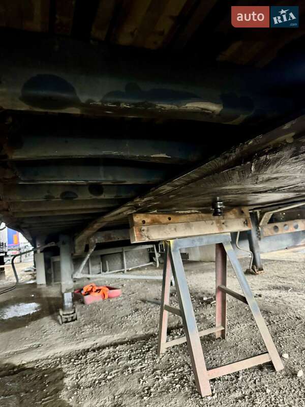 Тентованный борт (штора) - полуприцеп Samro ST 2004 в Черновцах