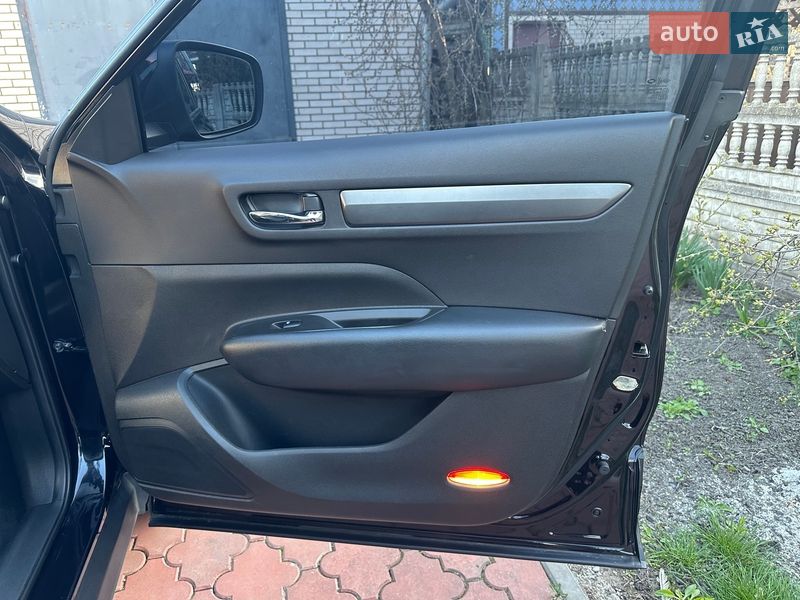 Внедорожник / Кроссовер Samsung QM6 2018 в Виннице фото 28 Внедорожник / Кроссовер Samsung QM6 2018 в Виннице