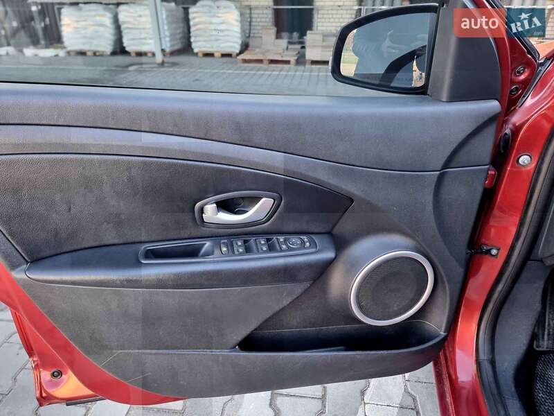 Седан Samsung SM3 2014 в Павлограде