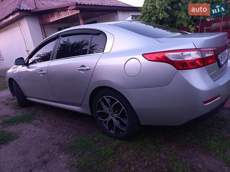 Седан Samsung SM5 2012 в Виннице