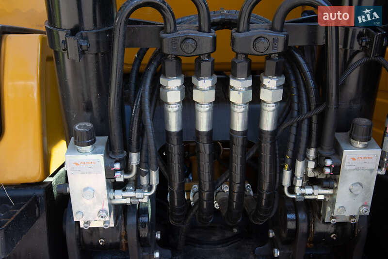 Гусеничный экскаватор SANY SY 2022 в Житомире фото 2 Гусеничный экскаватор SANY SY 2022 в Житомире