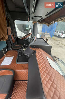 Тягач Scania 124 2003 в 
