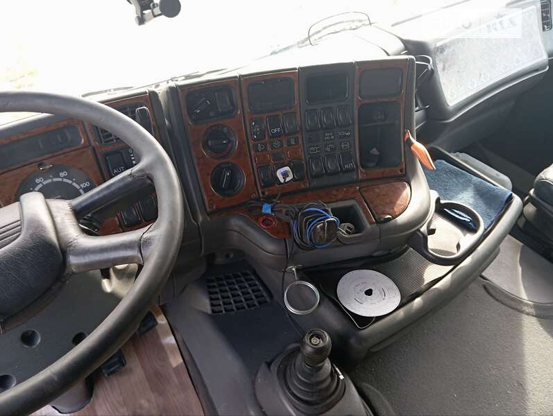Тягач Scania 164L 2001 в Зборове