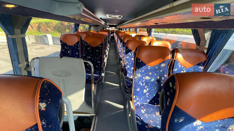 Туристичний / Міжміський автобус Scania CN 2008 в Чернівцях